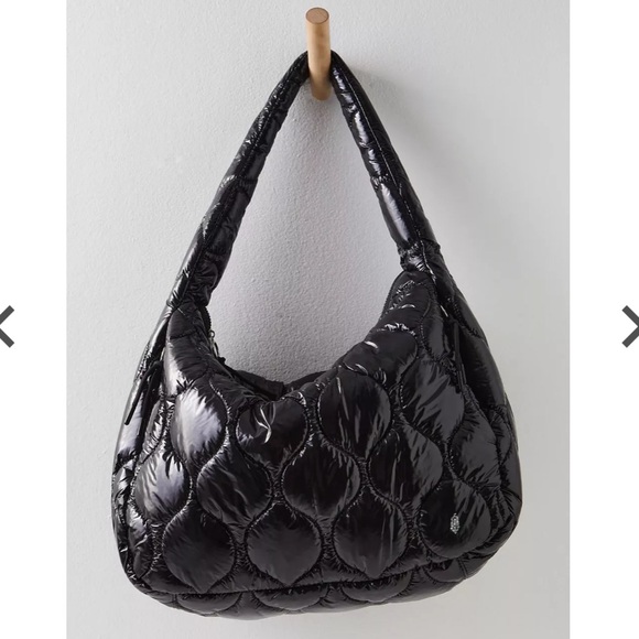 Free people black patent surplus shine bag large - Picture 1 of 4